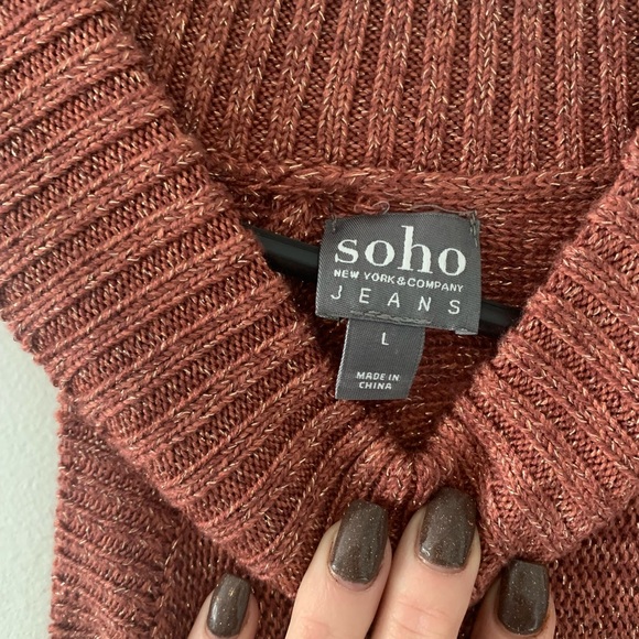 SOHO New York & Company Size Large Cold Shoulder Knit Sweater Casual Winter - Picture 5 of 5